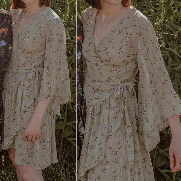Unique 21 light green and floral print wrap dress with v-neck Size Small / 4 - Picture 2 of 7